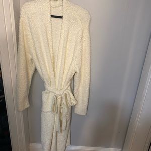 Barely used cream skims robe. 2x/3x